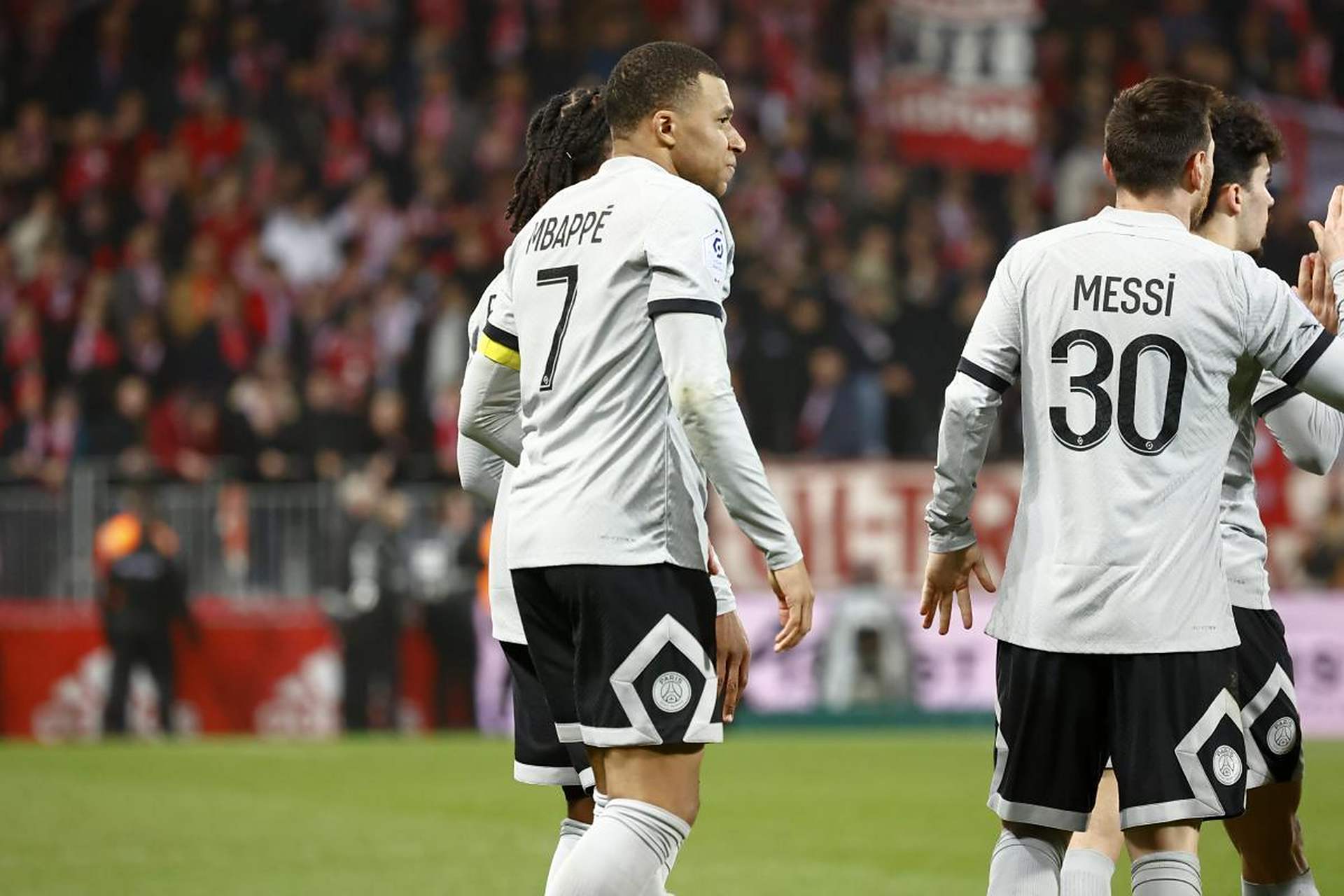 华体会登录-包含巴黎圣日耳曼力克马竞，姆巴佩梅开二度英超的词条  第1张