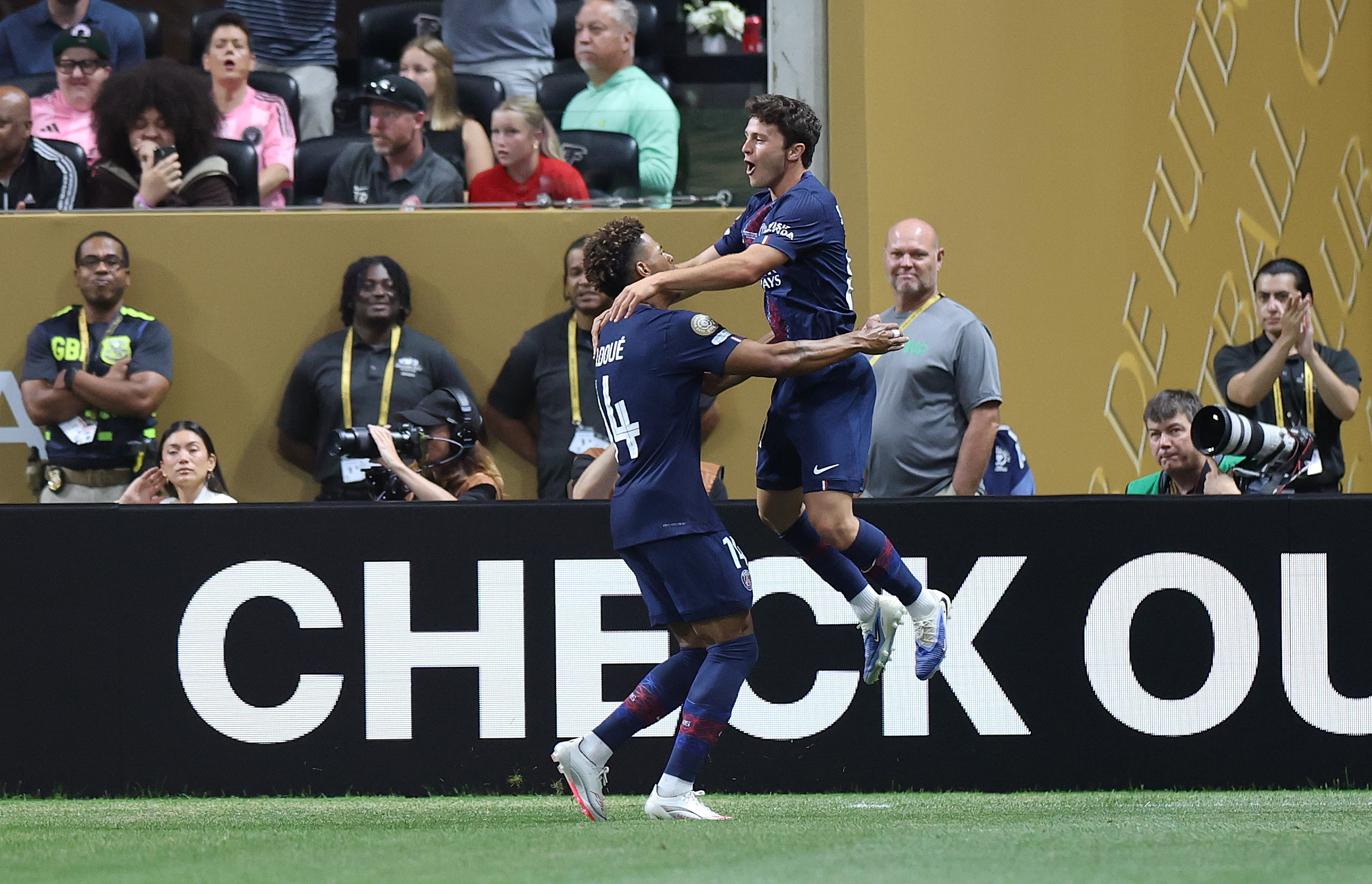 华体会-包含巴黎圣日耳曼绝杀切尔西，博格巴乌龙送礼亚洲杯的词条  第1张