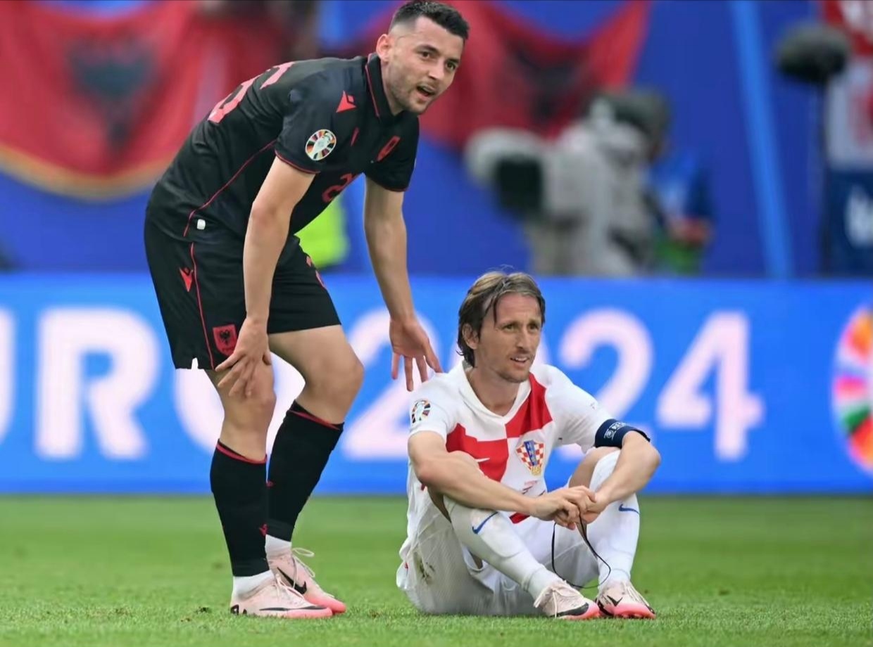 华体会官网-拜仁力克多特蒙德,莫德里奇补时绝平意甲 第1张 华体会官网-拜仁力克多特蒙德,莫德里奇补时绝平意甲 第1张