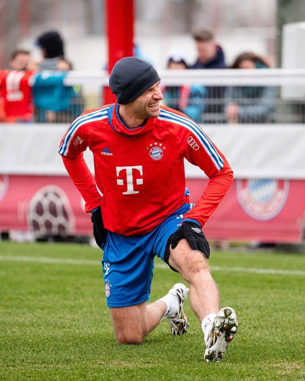 华体会官网-拜仁慕尼黑宣布前锋因伤暂停比赛 第1张 华体会官网-拜仁慕尼黑宣布前锋因伤暂停比赛 第1张