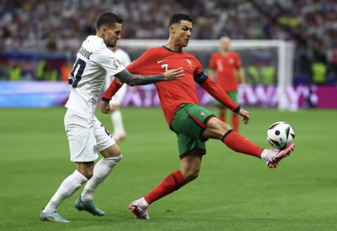 华体会体育-斯洛文尼亚球队在点球大战中不敌对手，斩落泪水的简单介绍  第1张